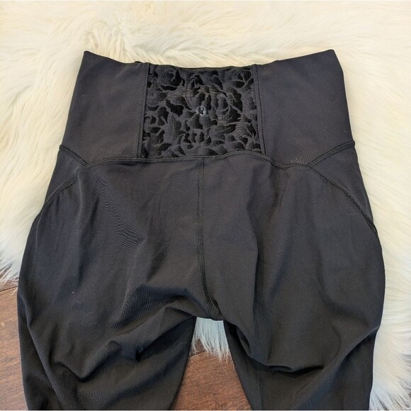 Lululemon Meant To Move 7/8 Tight (25") Black Flocked Floral Black Lace Sheer 8 - Picture 4 of 12